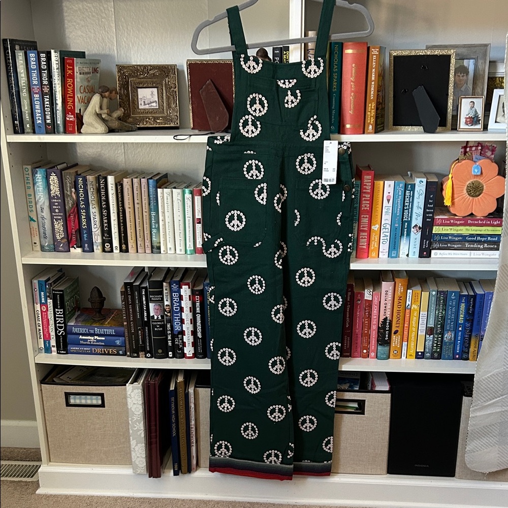 Urban outfitters - BDG Dark Green Peace Sign Jumpsuit
